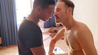 Um motoboy chegou pra fortalecer a brotheragem entre os dotados